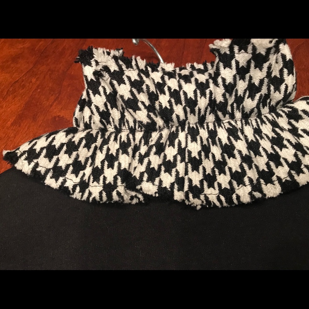 Jacket - Ruffle front Size Small - Picture 5 of 5